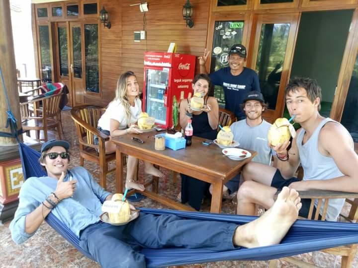 Готель Arrys Watukarung Surfcamp Kalak Екстер'єр фото