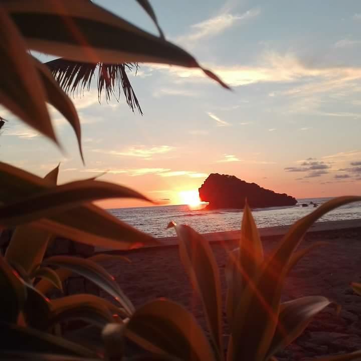 Готель Arrys Watukarung Surfcamp Kalak Екстер'єр фото