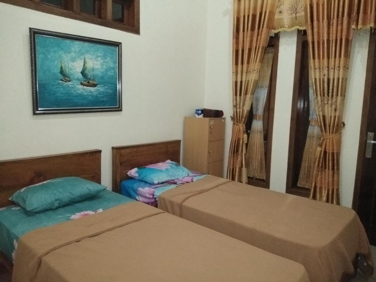 Готель Arrys Watukarung Surfcamp Kalak Екстер'єр фото