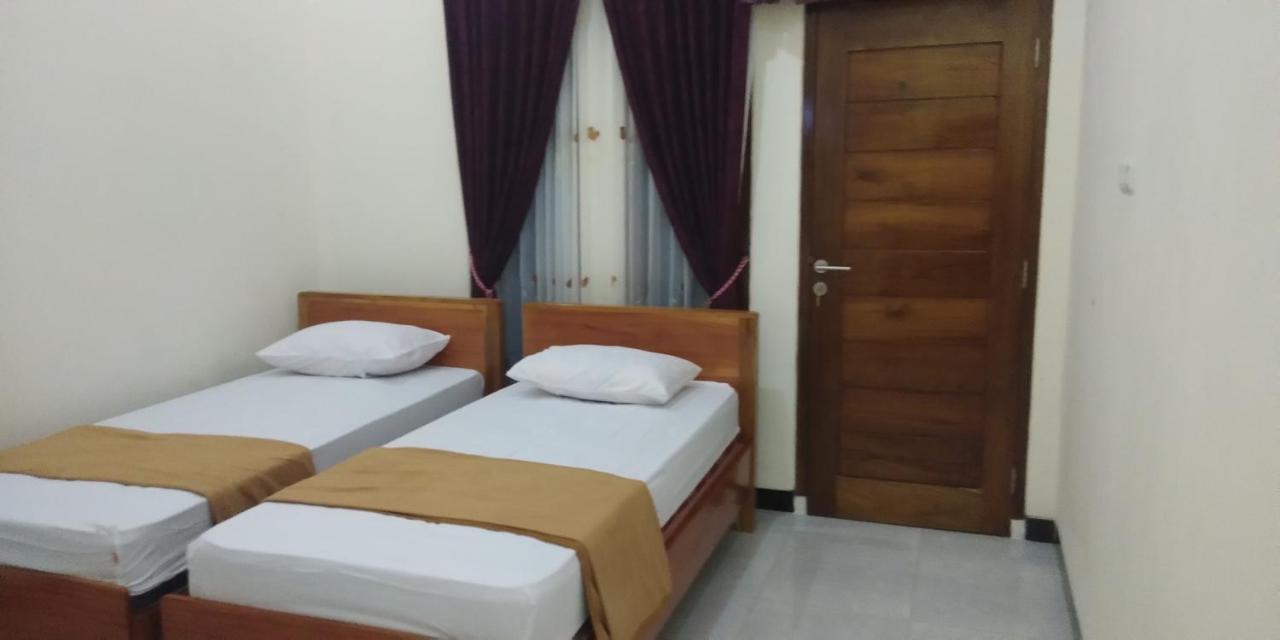 Готель Arrys Watukarung Surfcamp Kalak Екстер'єр фото