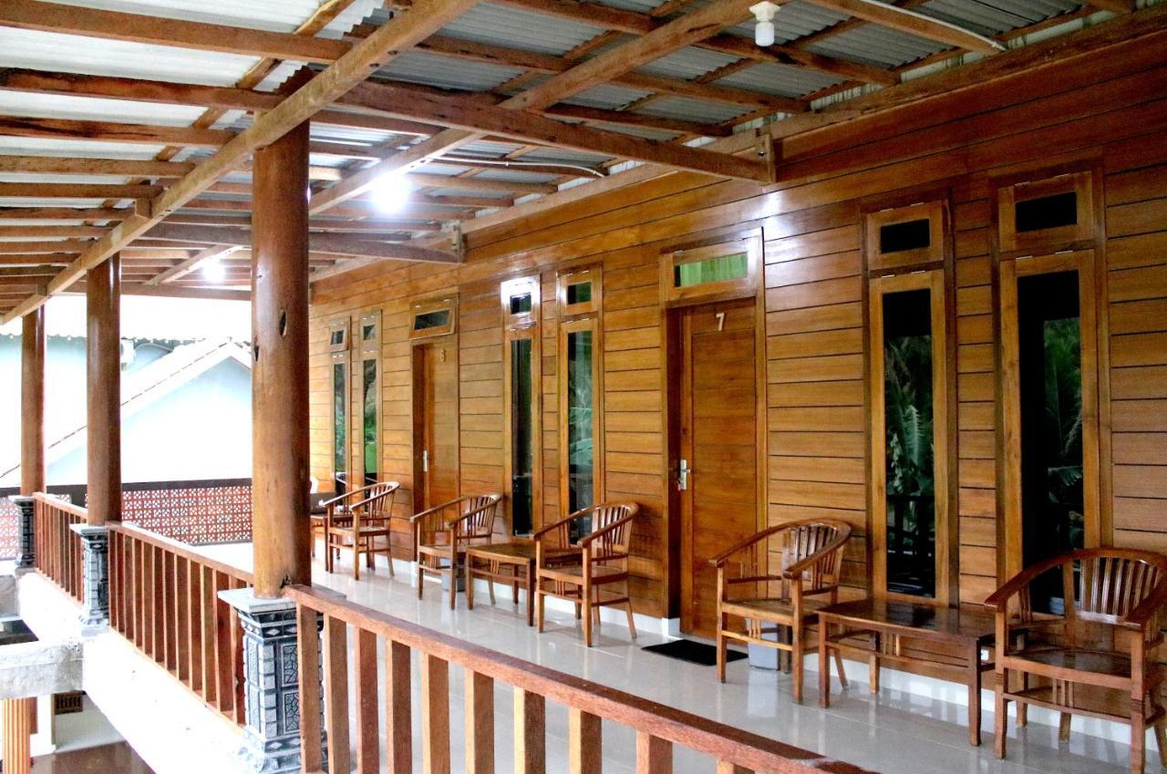 Готель Arrys Watukarung Surfcamp Kalak Екстер'єр фото